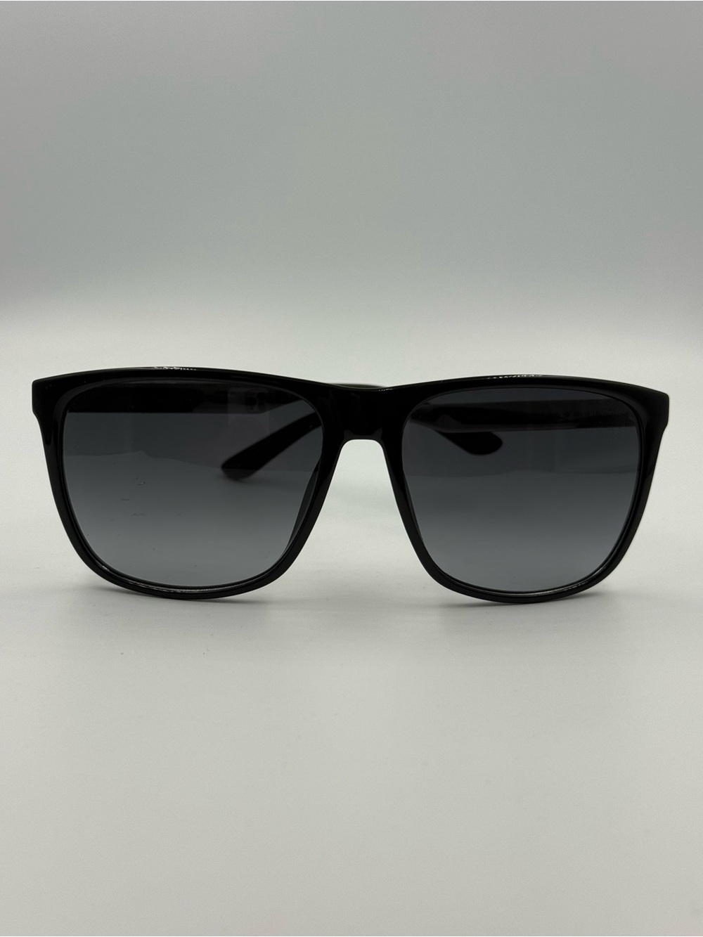 Marc by Marc Jacobs Gradient Sunglasses Black Frames High Shine Arms Sunnies